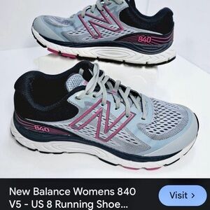 Wide New balance running shoes